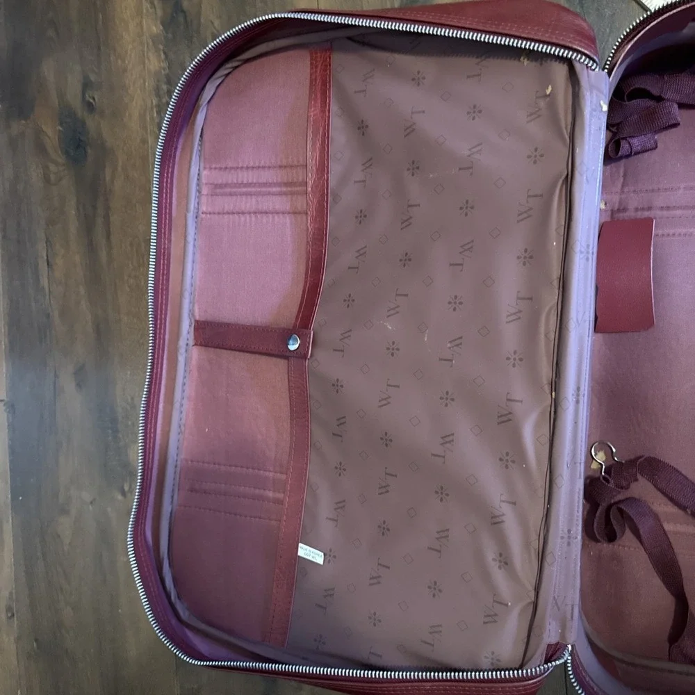 Vintage World Traveler Burgundy Leather Carry On Suitcase Travel Bag 21